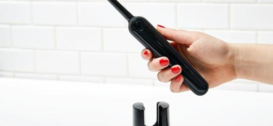 Szczoteczka soniczna na prezent? Jak wybrać ją z myślą o zdrowych zębach