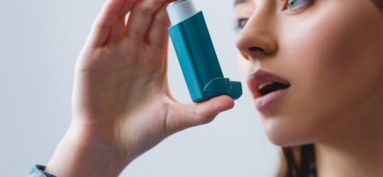 Astma oskrzelowa - przyczyny choroby, objawy i jej leczenie
