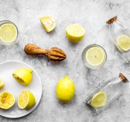 Czy warto pić wodę z cytryną?