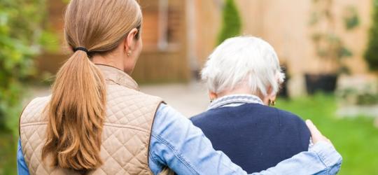 Demencja starcza - jak się objawia i jak ją leczyć?