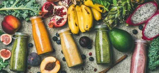 Soki z różnych warzyw i owoców stosowane w diecie sokowej.