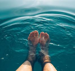 Dlaczego stopy się pocą?