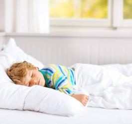zdrowy spokojny sen dziecka