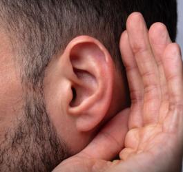 niedosłuch na jedno ucho głuchota