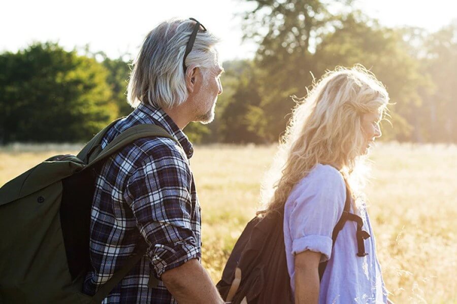 Nietrzymanie moczu nie musi odbierać pewności siebie — skuteczne i dyskretne rozwiązania na co dzień