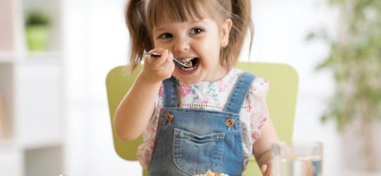 Witaminy w diecie dziecka – jak ułożyć odpowiednią dietę dla dziecka?